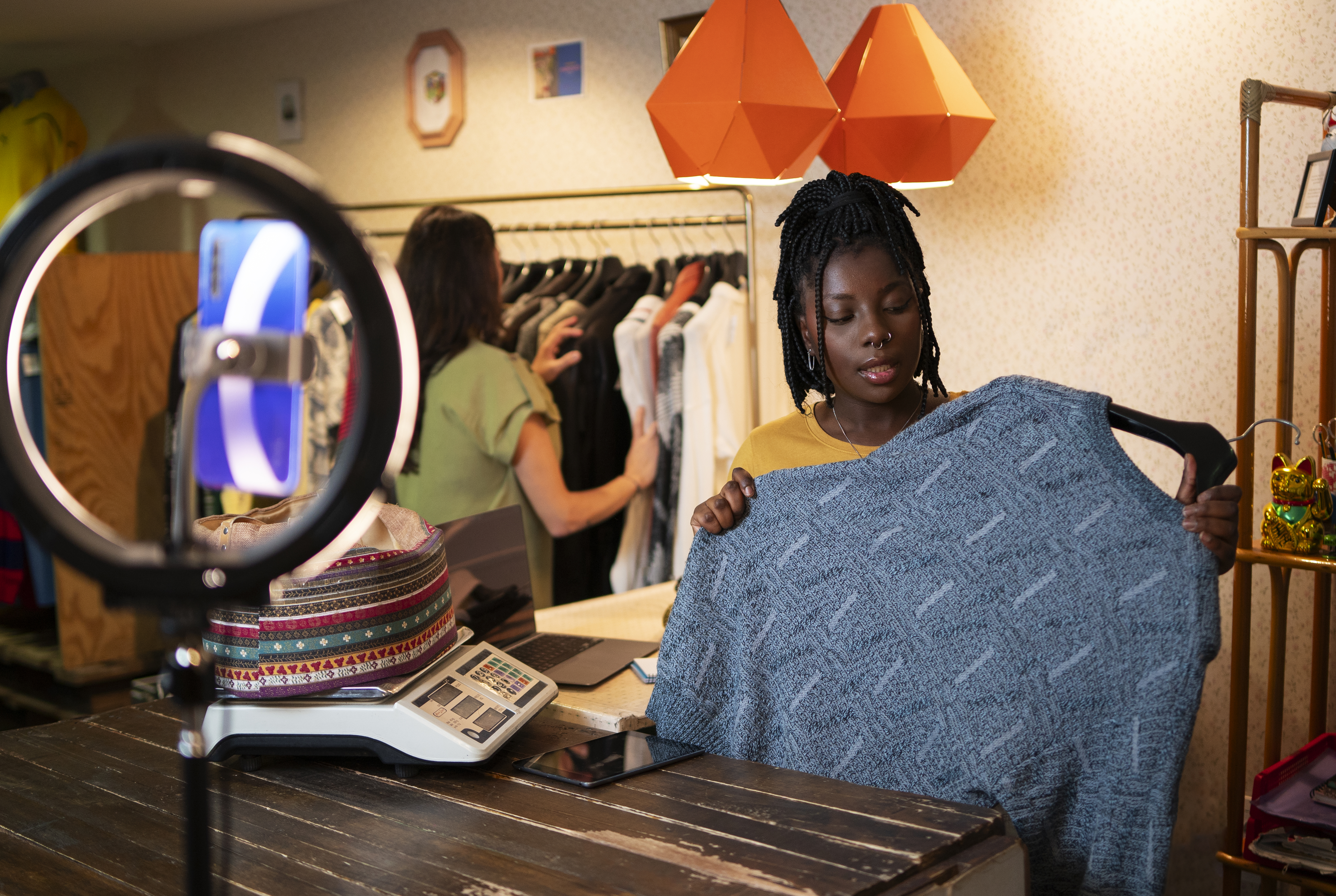 The Power of Personal Branding in Fashion: How to Stand Out in a Crowded Market